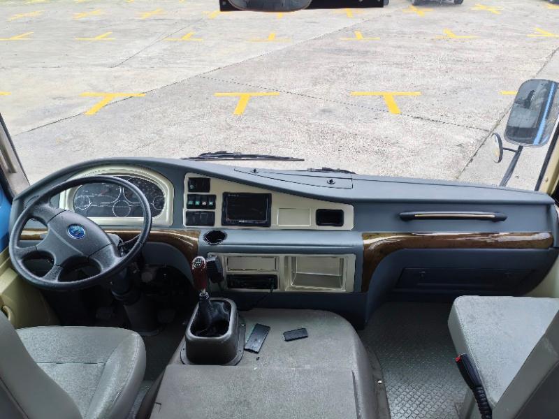 JYK6660 minibus driver dashboard