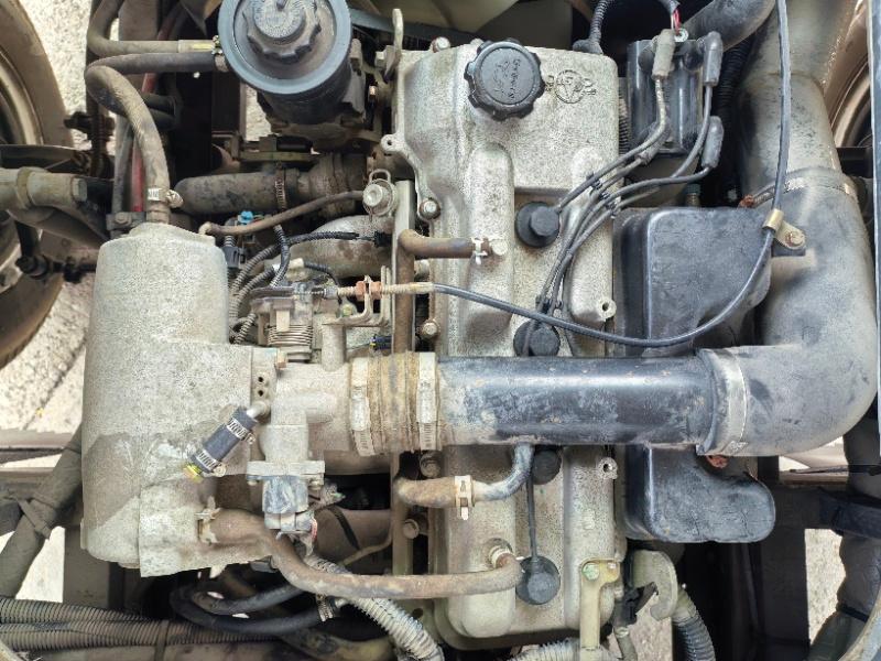 JYK6660 minibus engine bay