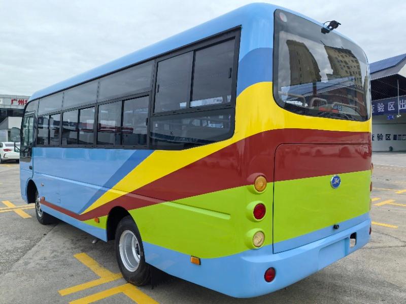 JYK6660 minibus rear three-quarter view